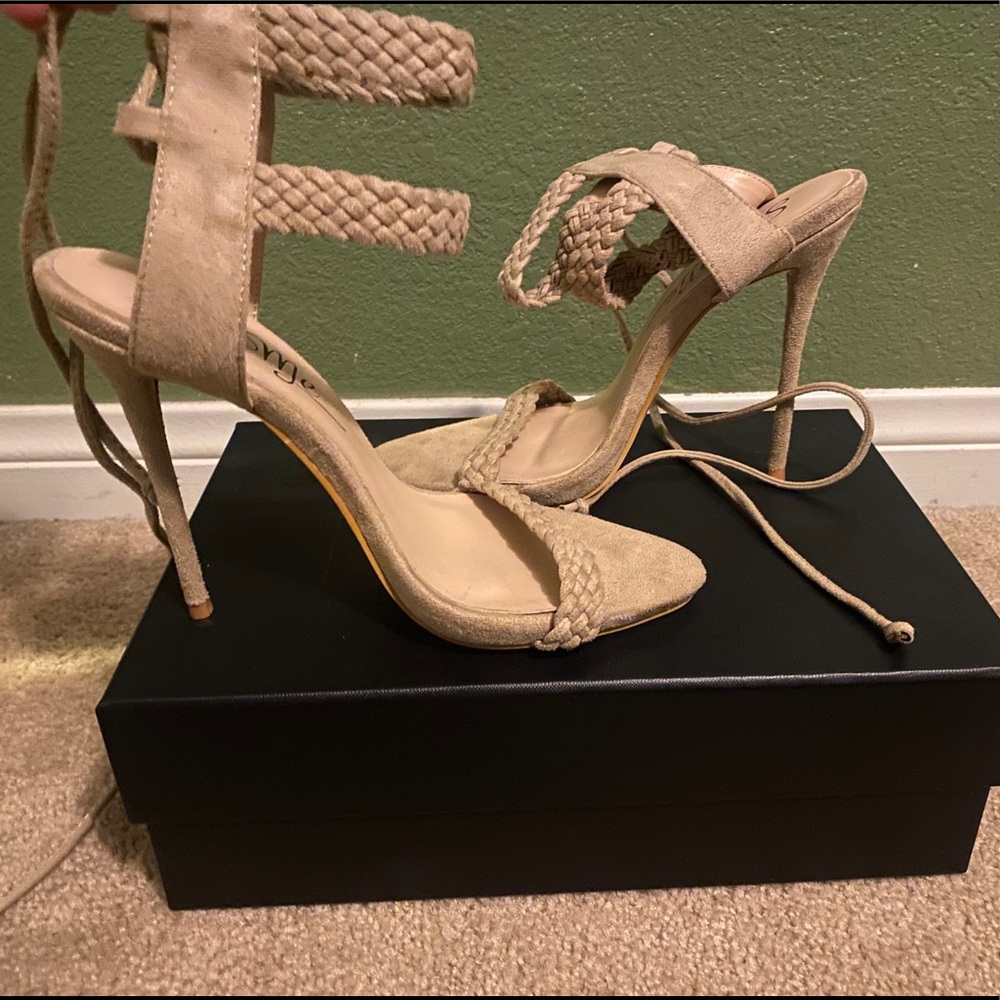 Brand new Tan/Cream “So Me” Heels. No box.